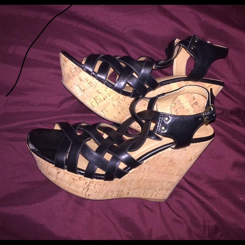 Black cork wedges